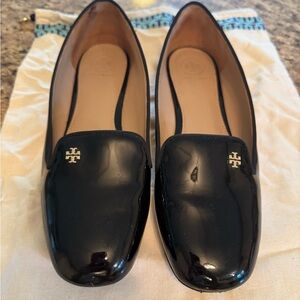 Tory Burch “Samantha” patent leather black loafers Size 8